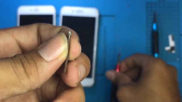 Como abrir iPhone sem chave. EM CASA! How to open iPhone without a key. AT HOME! смотреть онлайн