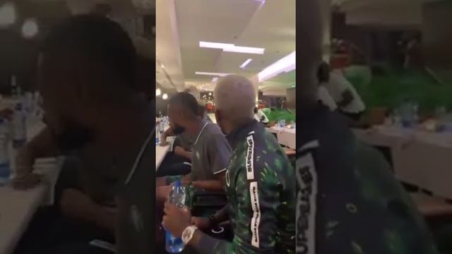 Super Eagles Players led Kelechi Iheanacho and Ndidi having a Good Time out in Camp in Local Vibes. смотреть онлайн
