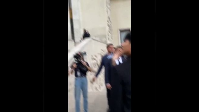 Taehyung,Lisa,Bogom на модели показе CELINE в Париже смотреть онлайн