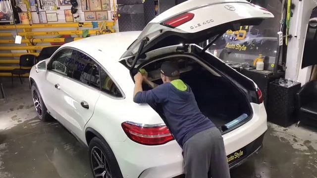 Оклейка крыши черной глянцевой пленкой Mercedes смотреть онлайн