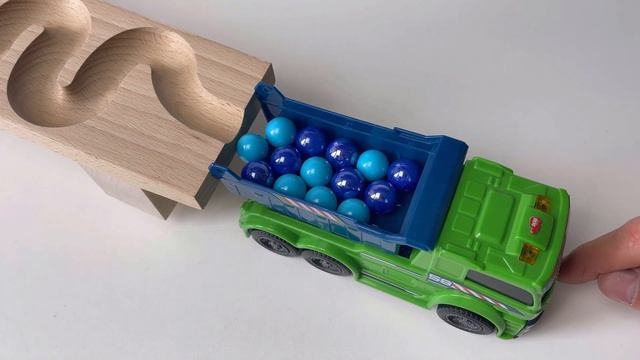 Marble Run Race ASMR ☆ HABA Slope, Dump Truck & Garbage Truck #444 смотреть онлайн