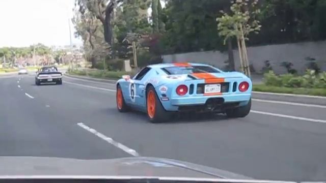 Blue Ford GT Heritage Edition On The Road смотреть онлайн