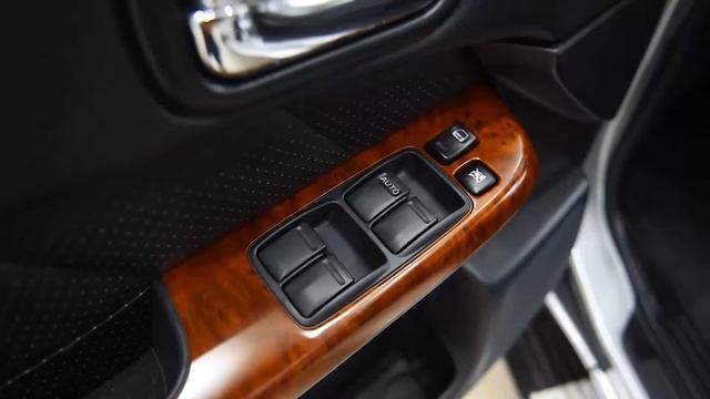 NISSAN PATROL Y61 GRX LTD смотреть онлайн