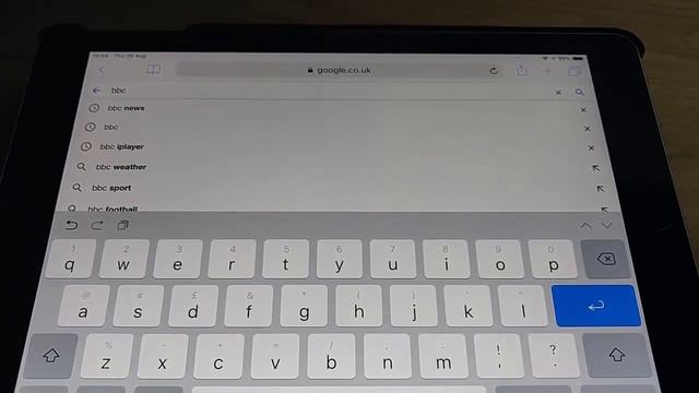 How to Turn Off Split Keyboard on iPhone or iPad смотреть онлайн