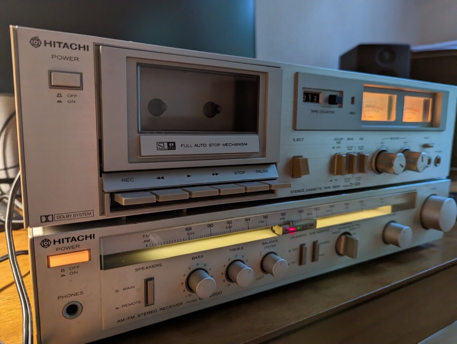 Hitachi Cassette Deck (D-22s) And Receiver (SR-2000) Set -ЯПОНИЯ-1980 ГОД