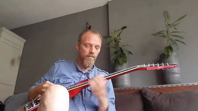 Blues in G, Gibson MVX, Vox DA5 смотреть онлайн