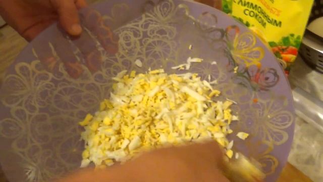 Роллы из селедки. Закуска на Новый год смотреть онлайн