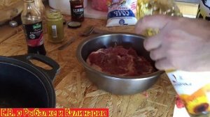 Вкусный жареный стейк из свинины на даче.  Маринад для стейка за 5 минут.  Стейк из свиной шеи.