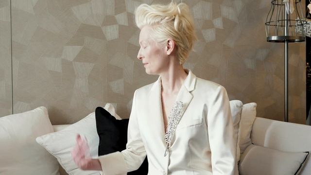 Cannes Film Festival 2019: Tilda Swinton Talks Jim Jarmusch’s ‘The Dead Don’t Die’ | WWD смотреть онлайн