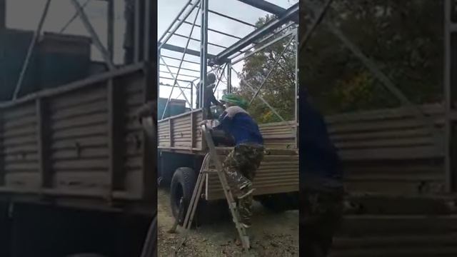 Выгрузка пасеки с помощью кран-балки. смотреть онлайн