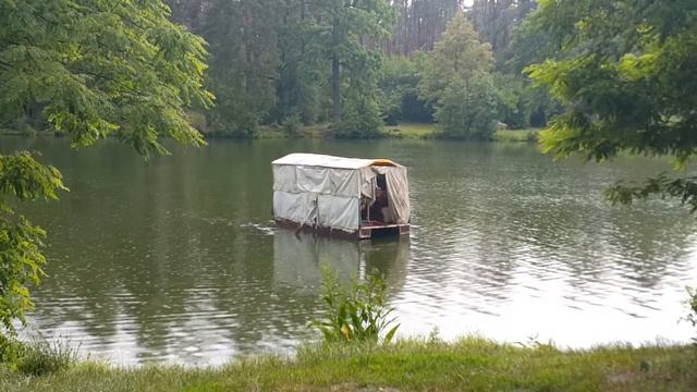 Плавучий дом на озере в Пуще-Водице смотреть онлайн