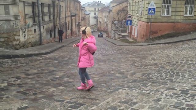 VLADAVLOG : ЛЬВОВ ! РАТУША ХОСТЕЛ И ПЕРВЫЙ КОФЕ смотреть онлайн
