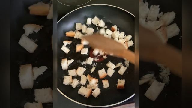 Закуска Сухарики на сковороде за 5 минут самый вкусный и быстрый способ