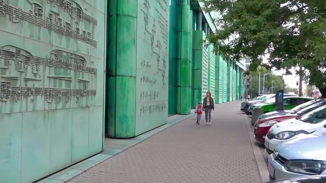Света и Богдан гуляют по настоящим крышам  Твиксики