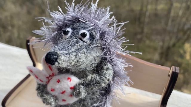 Ёжики - милые игрушки. Вязание крючком и валяние из шерсти. смотреть онлайн