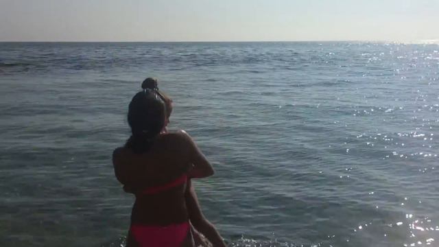 Vlog Едем на море строим куличики прыгаем с пирса Vlog Going to sea. We jump off the pier . смотреть онлайн