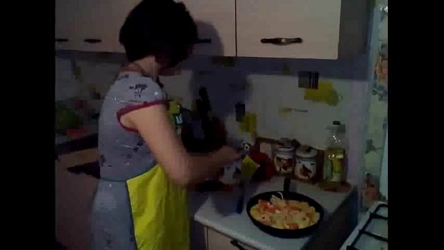 Запеченая скумбрия на овощной подушке смотреть онлайн