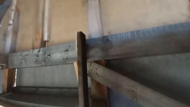 Подготовка к закладке верхних слоев опилкобетона. Планы по подготовке к строительству лестницы. смотреть онлайн