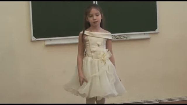 021 Дора Хайкина Ходит наша бабушка Читает Варя Попова 2 класс 11 03 16 смотреть онлайн