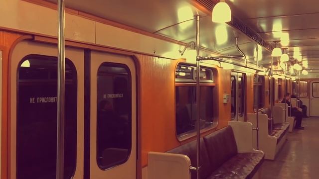 Фирменный состав "Ретро-поезд" | Moscow metro. Train "Retro" смотреть онлайн