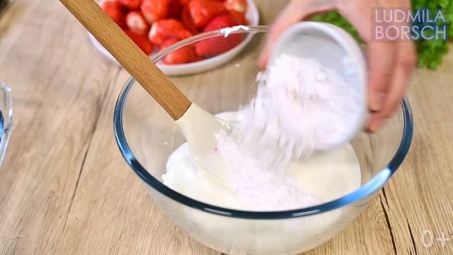 Лучший Десерт из КЛУБНИКИ всего из 4 ингредиентов за 5-10 минут! Исчезает МГНОВЕННО! смотреть онлайн