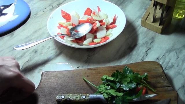 Салат морковь с яблоком и орехами,вкусный и полезный