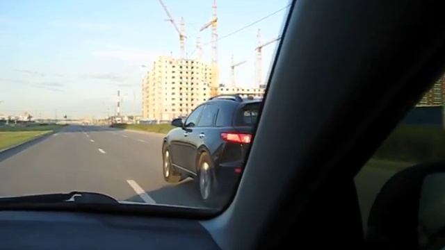 Infiniti FX45 vs Toyota Camry V6 смотреть онлайн