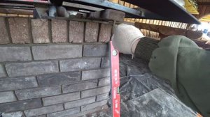Открытый очаг с металлической вытяжкой из нержавейки .