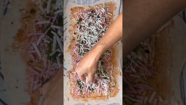 ?Оригинальные слоеночки с колбасой? смотреть онлайн