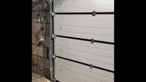 Установка и монтаж секционных автоматических ворот Алютех, пружины растяжения.