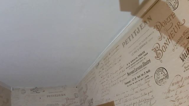 Плинтуса для пола - на потолок. Прячем провода под потолком в плинтус для пола. Guru from the USSR. смотреть онлайн