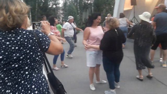 Никто тебя не любит, так как я!!!??Танцы в парке Горького!!!??Харьков 2021 смотреть онлайн