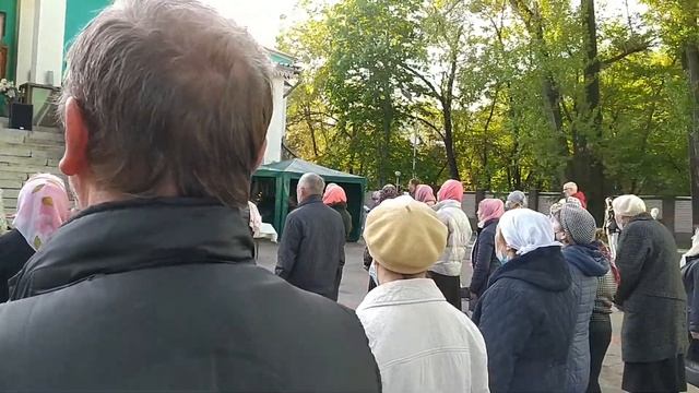 Алматы, Никольский Собор, Пасхальная служба проходила на улице смотреть онлайн
