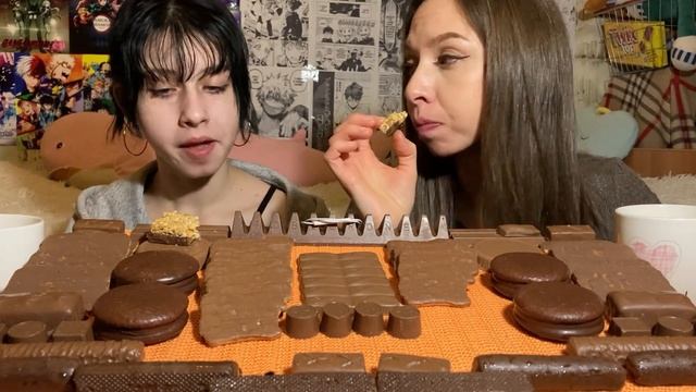 СЛАДКИЙ?МУКБАНГ/МОЛОЧНЫЙ ШОКОЛАД/?ПЕЧЕНЬЕ/?МОРОЖЕНОЕ/ КОНФЕТЫ/ SWEET MUKBANG смотреть онлайн