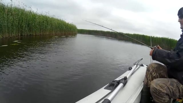 ВОТ ЭТО РЫБАЛКА!!! ЛОВЛЯ ЩУКИ. РЕКА СУЛА. CATCHING OF PIKE.RIVER SULA. смотреть онлайн