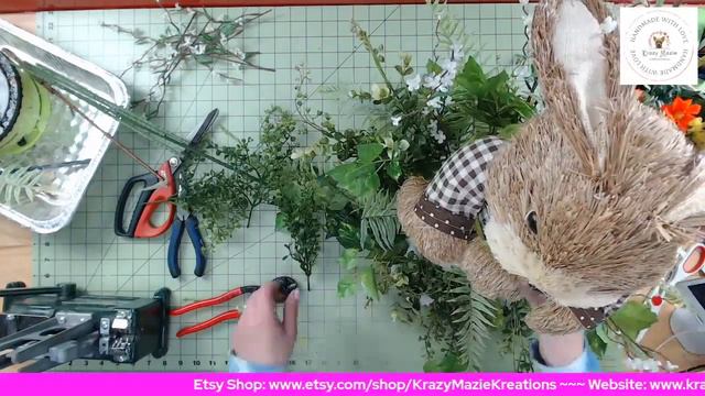 Easter Bunny Arrangement By Krazy Mazie Kreations, LLC смотреть онлайн