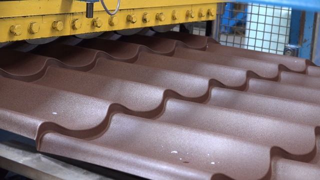 КРОВЕЛЬНЫЙ ЦЕНТР Производство металлочерепицы "Испанская Дюна" ЧАСТЬ 1 смотреть онлайн