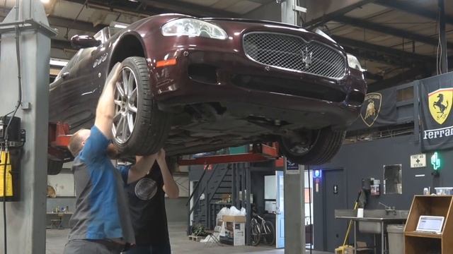 Всё что не так с моим САМЫМ ДЕШЕВЫМ Maserati Quattroporte! смотреть онлайн