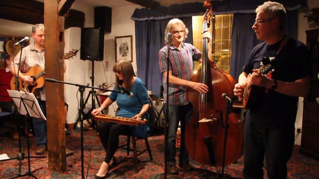 Dennis Murphy's Polka / John Ryan's Polka Performed By Strung Together смотреть онлайн