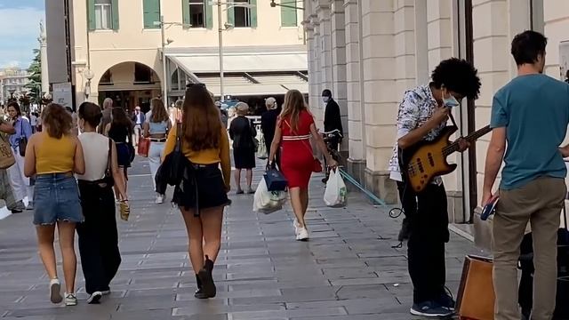 Италия : как одеваются мужчины и женщины смотреть онлайн