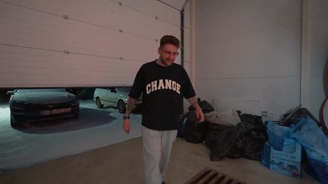 КТО ПОСЛЕДНИЙ ПОКИНЕТ МУСОРНЫЙ БАК? смотреть онлайн