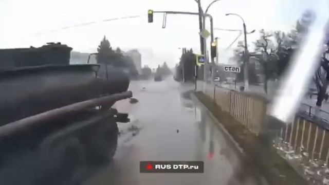 Военная колонна попала в ДТП в Антраците (ЛНР) смотреть онлайн