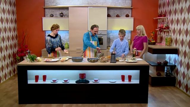 Программа Кухня (21.09.2013) Рыбное филе и мешочки с курицей смотреть онлайн