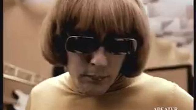 ПОТРЕБИТЕЛЬ в музыкальном магазине - ну что с него взять:)))))) - Жженые Приколы смотреть онлайн