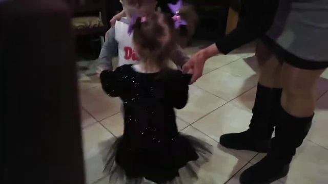 Танец детей))) смешно, прикол. Дети жгут))) смотреть онлайн