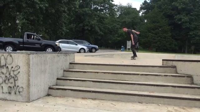 Tim Newsham - 5.0 Grind the 4 Stair Ledge @ "The Barracks" смотреть онлайн