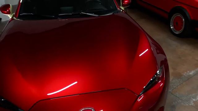 Mazda MX-5 in Soul Red Crystal Metallic смотреть онлайн