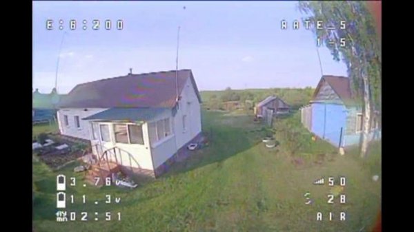 DarwinFPV Baby Ape Pro в деревне