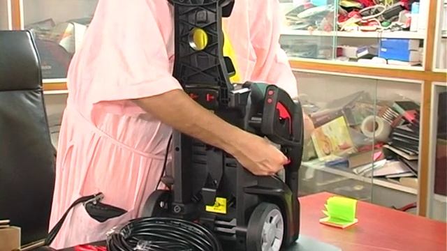 BOSCH PROFESSIONAL CAR BIKE SCOOTY PRESSURE WASHER AQT 37-13 roof top garden washer in hindi смотреть онлайн