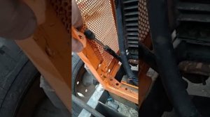 Ремонт капота МТЗ, и установка газовых упоров.